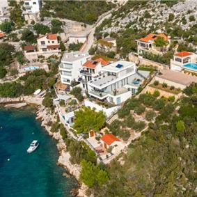 3 Bedroom Villa in Uvala Ljubljeva near Trogir, sleeps 6-7